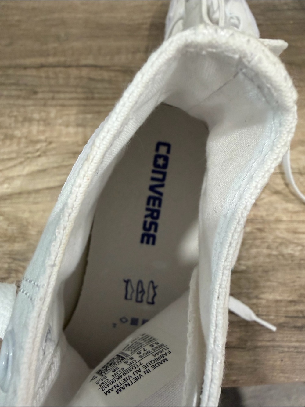 Hand-Painted Custom Converse - Picture 8 of 9